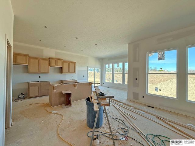 16552 Wirt Street, Omaha, NE 68116