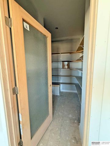 16552 Wirt Street, Omaha, NE 68116