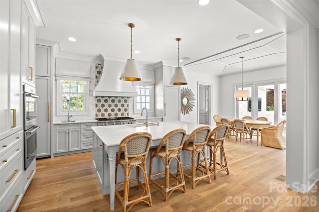 5917 Saint John Lane, Charlotte, NC 28210