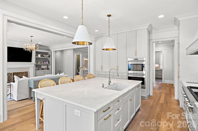 5917 Saint John Lane, Charlotte, NC 28210