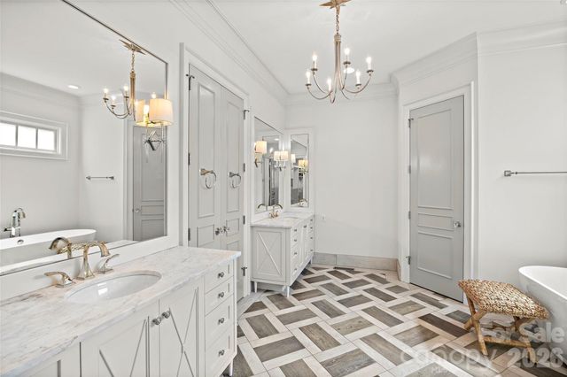 5917 Saint John Lane, Charlotte, NC 28210