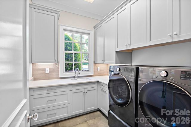5917 Saint John Lane, Charlotte, NC 28210