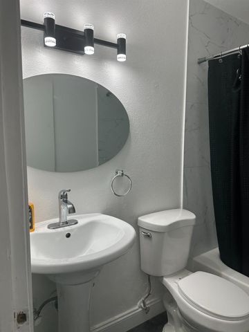 420 E Bianchi Rd #4, Stockton, CA 95207