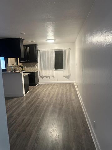 420 E Bianchi Rd #4, Stockton, CA 95207