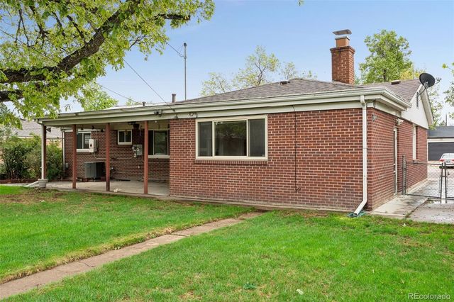 3225 W Chenango Avenue, Englewood, CO 80110