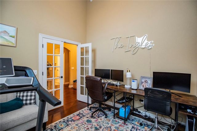 955 Stone Street, Cave Springs, AR 72718