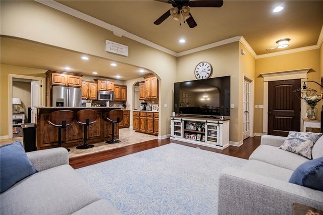 955 Stone Street, Cave Springs, AR 72718