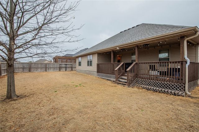 955 Stone Street, Cave Springs, AR 72718