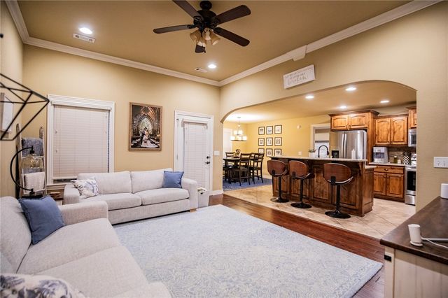 955 Stone Street, Cave Springs, AR 72718