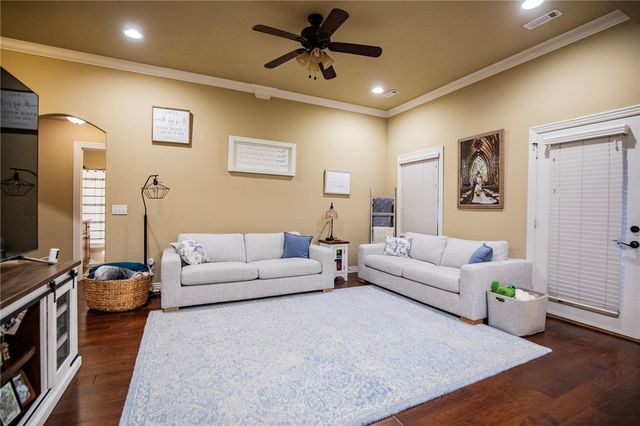 955 Stone Street, Cave Springs, AR 72718