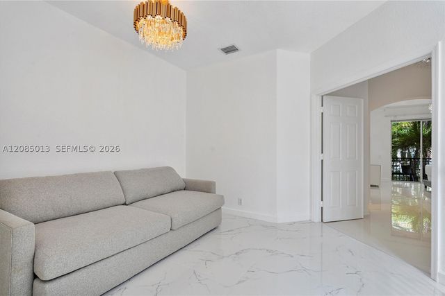 1382 Harbor Vw W 0, Hollywood, FL 33019