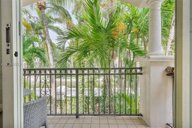 1382 Harbor Vw W 0, Hollywood, FL 33019