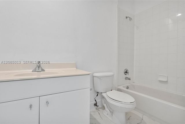 1382 Harbor Vw W 0, Hollywood, FL 33019