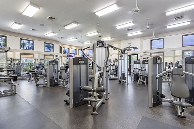 1382 Harbor Vw W 0, Hollywood, FL 33019