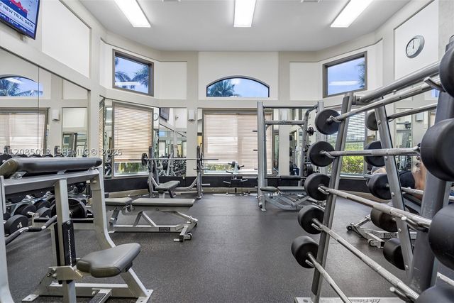 1382 Harbor Vw W 0, Hollywood, FL 33019