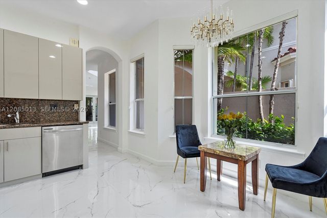 1382 Harbor Vw W 0, Hollywood, FL 33019