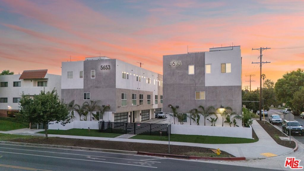 5655 Hazeltine Street, Sherman Oaks, CA 91401