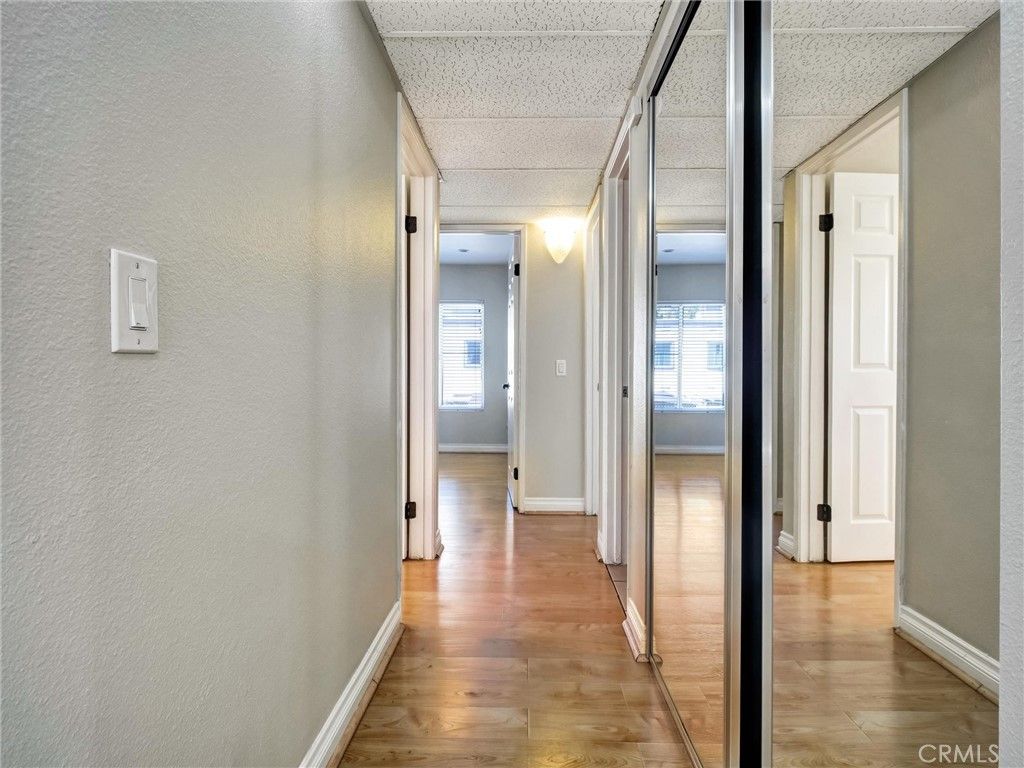 Image 17 of property listing at 18350 Hatteras 123, Tarzana, CA 91356