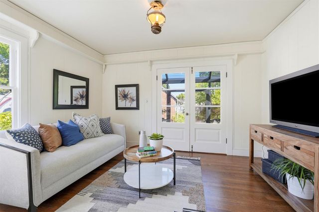 433 41st St, Sacramento, CA 95819