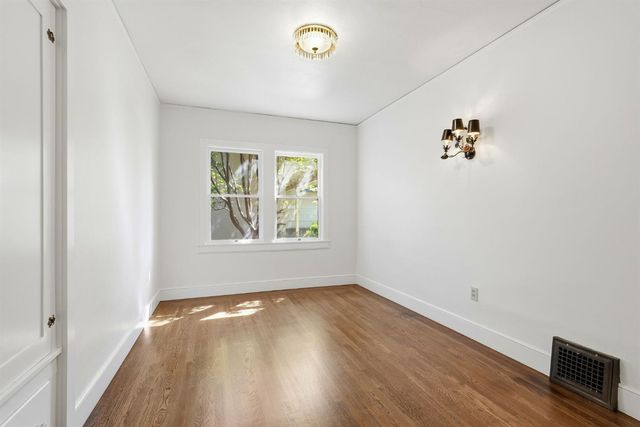 433 41st St, Sacramento, CA 95819