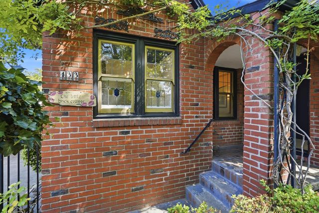 433 41st St, Sacramento, CA 95819
