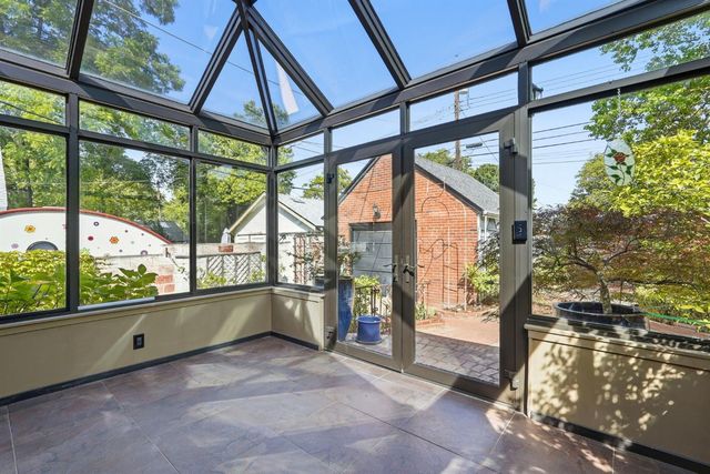 433 41st St, Sacramento, CA 95819