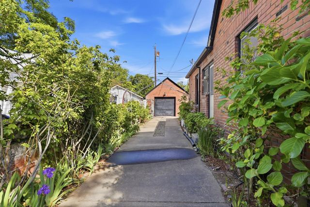 433 41st St, Sacramento, CA 95819