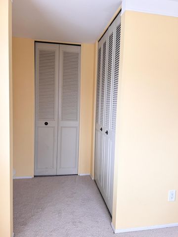 22039 E 11 Mile Road 20, Saint Clair Shores, MI 48081