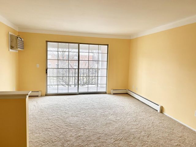 22039 E 11 Mile Road 20, Saint Clair Shores, MI 48081