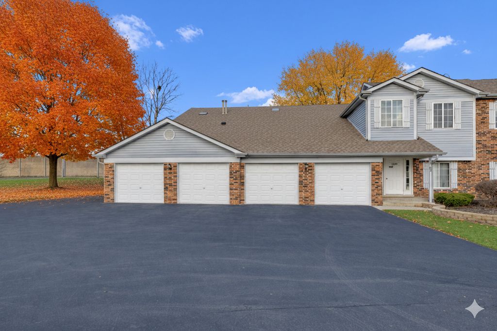 Image 1 of property listing at 1505 Commodore Court 2, Schaumburg, IL 60193