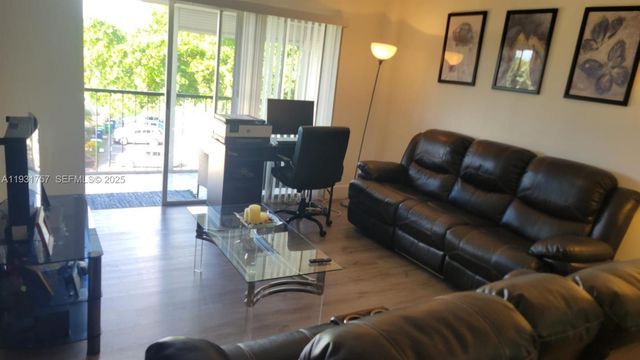 4158 Inverrary Dr 409, Lauderhill, FL 33319