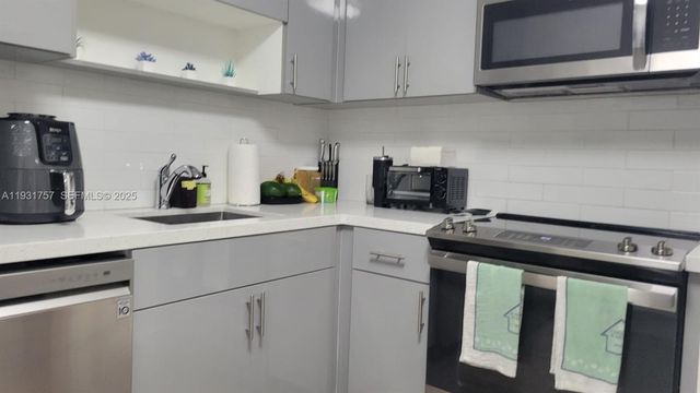 4158 Inverrary Dr 409, Lauderhill, FL 33319