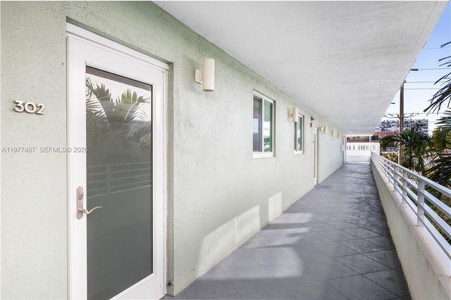 7800 Collins Ave 302, Miami Beach, FL 33141