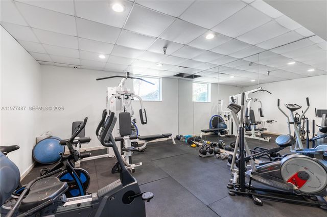 7800 Collins Ave 302, Miami Beach, FL 33141