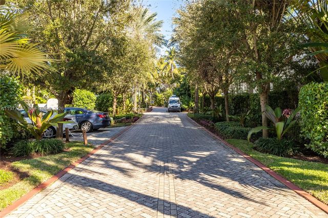 7800 Collins Ave 302, Miami Beach, FL 33141