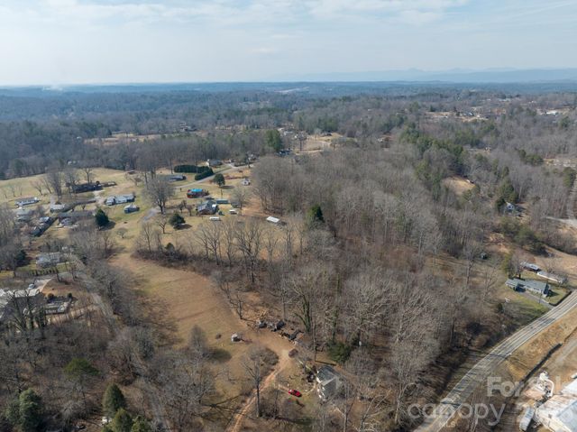 3100 Icenhour Place, Lenoir, NC 28645