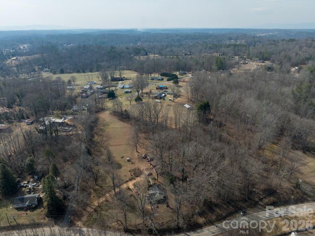 3100 Icenhour Place, Lenoir, NC 28645