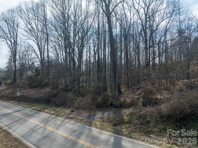 3100 Icenhour Place, Lenoir, NC 28645