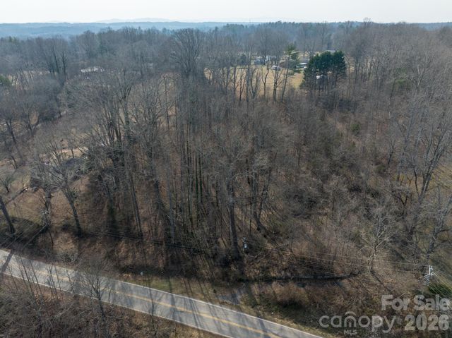 3100 Icenhour Place, Lenoir, NC 28645