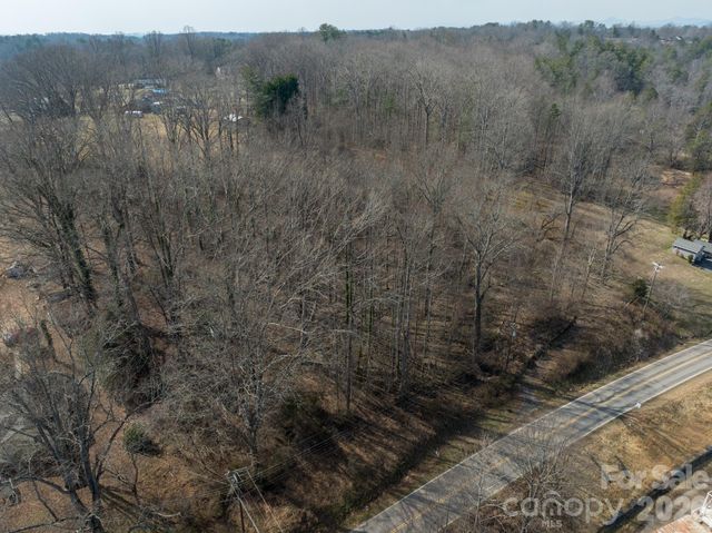 3100 Icenhour Place, Lenoir, NC 28645