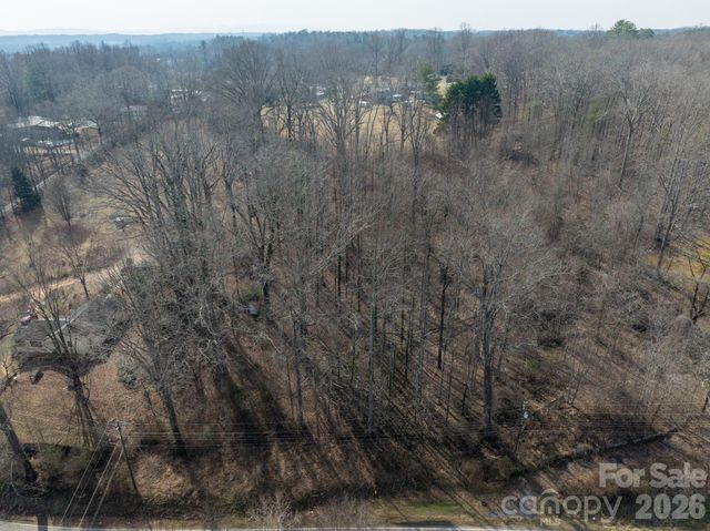 3100 Icenhour Place, Lenoir, NC 28645