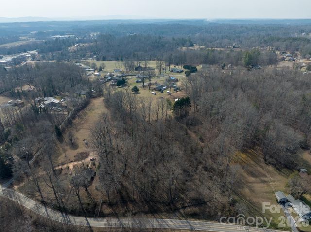 3100 Icenhour Place, Lenoir, NC 28645