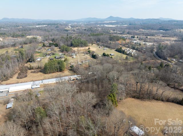 3100 Icenhour Place, Lenoir, NC 28645