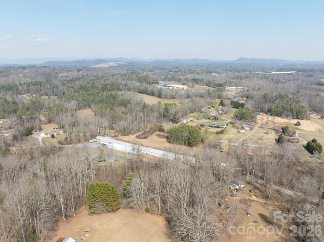 3100 Icenhour Place, Lenoir, NC 28645