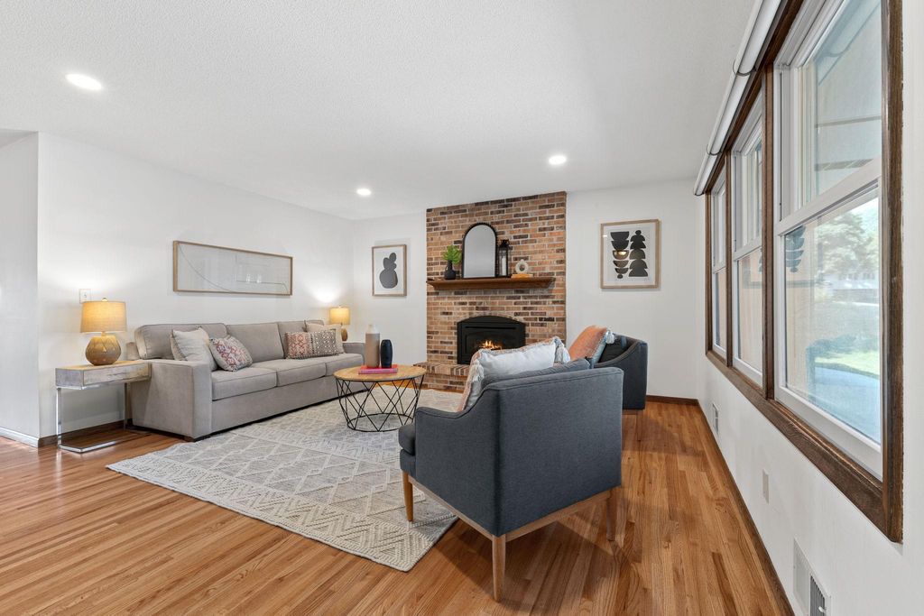 10112 Nord Avenue S, Bloomington, MN 55437 — photo 5