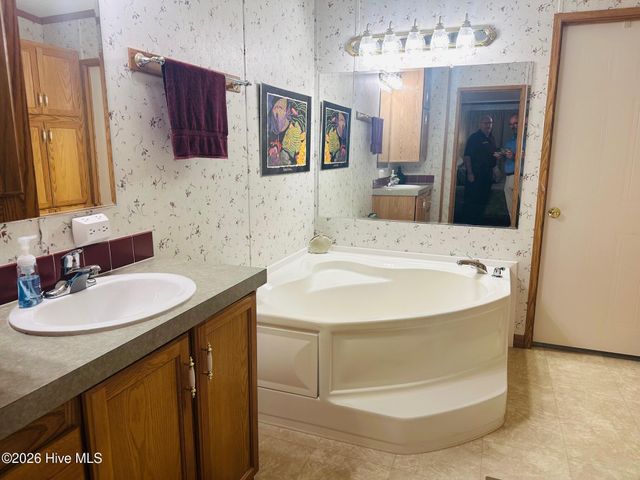 396 Red Oak Drive SW, Shallotte, NC 28470