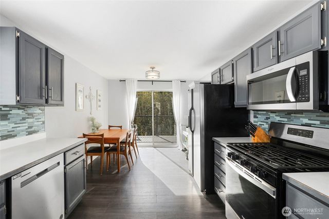 13701 SE 275th Place, Kent, WA 98042