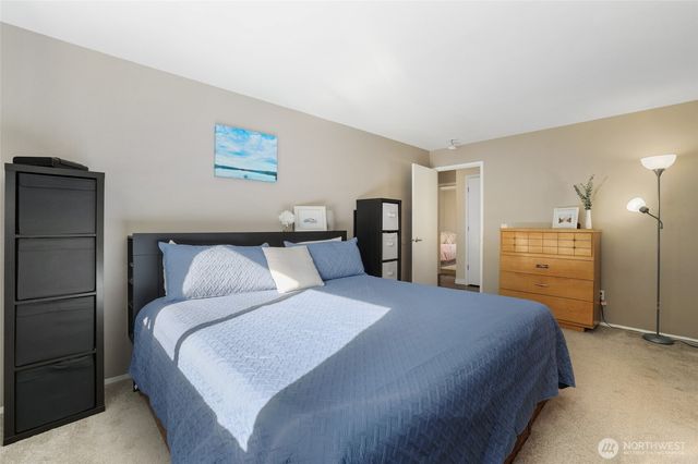 13701 SE 275th Place, Kent, WA 98042