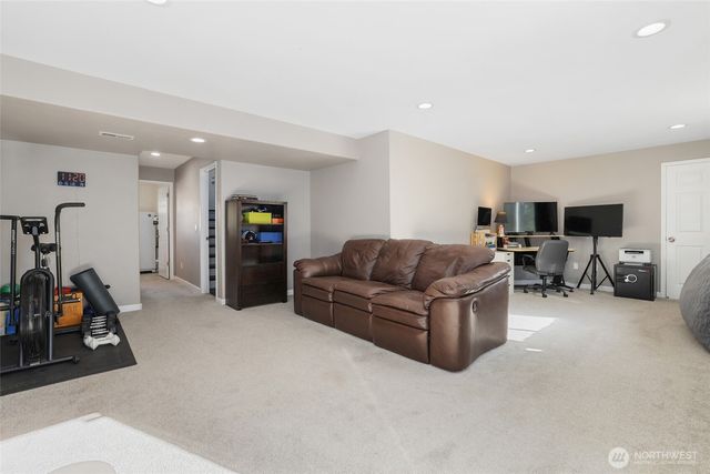 13701 SE 275th Place, Kent, WA 98042