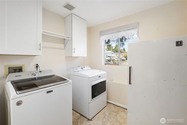 13701 SE 275th Place, Kent, WA 98042